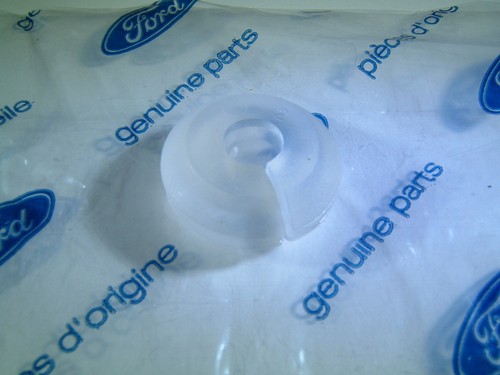 Bonnet stay rod grommet - stay,